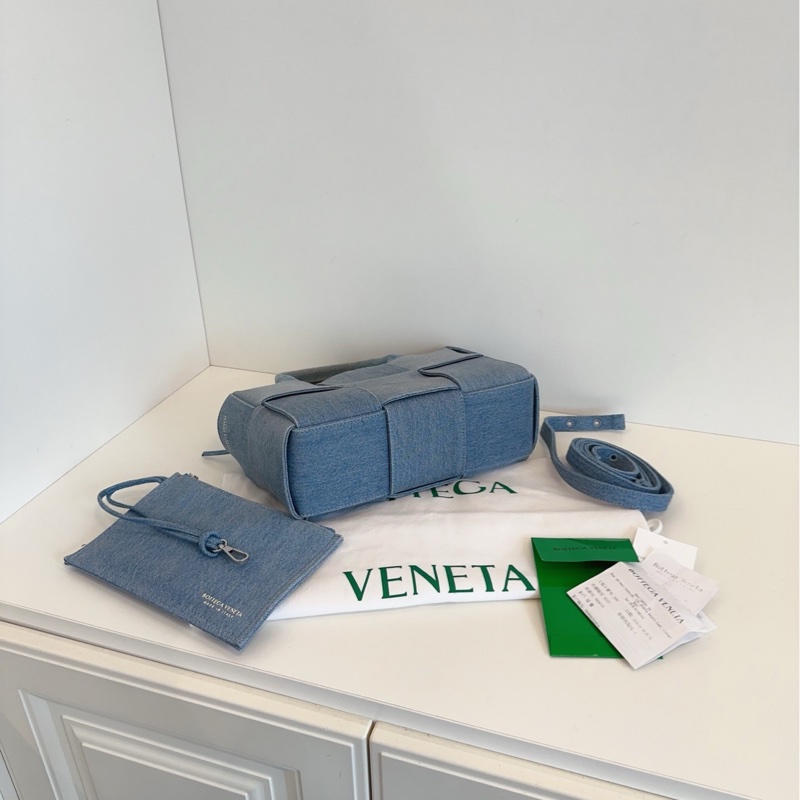 【閒置新🆕 】BV arco tote 單寧 丹寧 水洗牛仔 淺藍色 6格 cassette 編織 子母 托特包-4