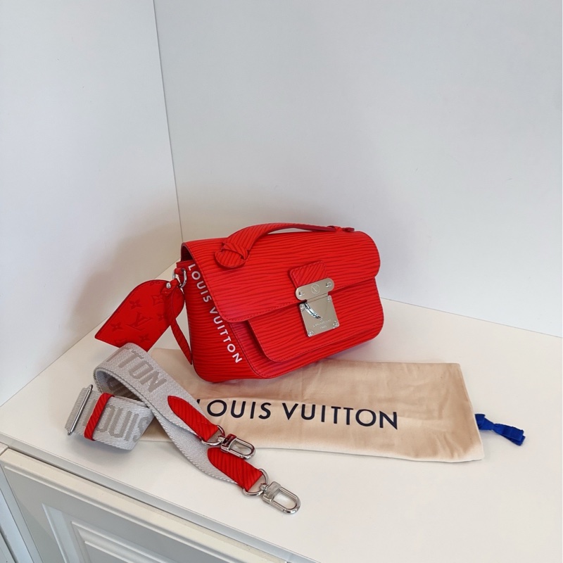 【99新閒置🆕】LV 23年秀款 芯片款 MONCEAU superme紅 水波紋不規則全皮郵差包 手提包斜挎包單肩包-2