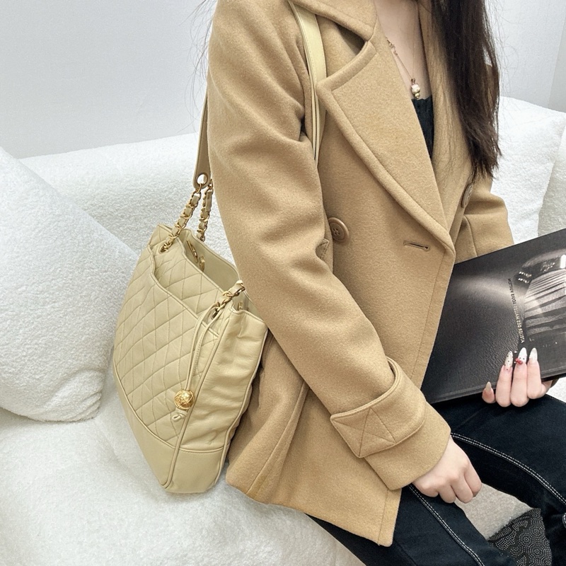 Chanel Matelasse 32菱格紋托特包-1