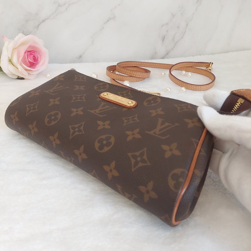 LV  M95567 EVA 原花金牌金鍊手提包/肩背包/斜背包/晚宴包/腋下包 /麻將包-24