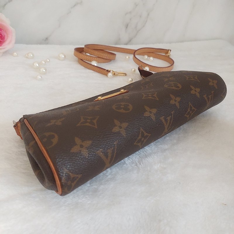 LV  M95567 EVA 原花金牌金鍊手提包/肩背包/斜背包/晚宴包/腋下包 /麻將包-25