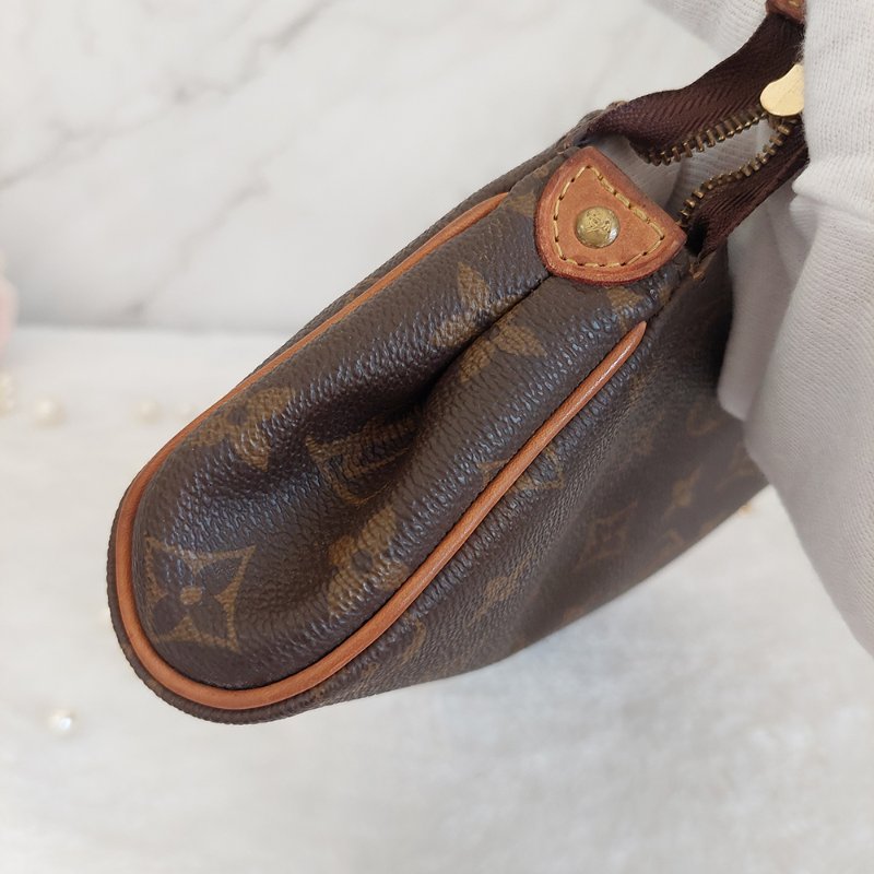 LV  M95567 EVA 原花金牌金鍊手提包/肩背包/斜背包/晚宴包/腋下包 /麻將包-71