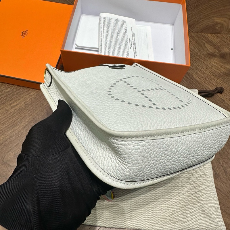 HERMES 愛馬仕 mini evelyne DW新白色 金扣 tc皮 B刻 23年大全套。-3