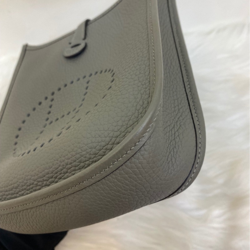HERMES愛馬仕 mini 伊芙琳積雨雲灰金扣，肩帶 閒置99新 現貨好價-6