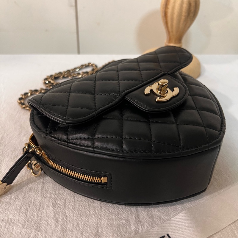 ෆ Chanel黑金愛心包大號-7