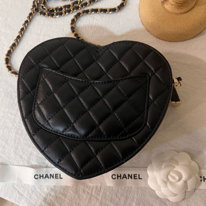 ෆ Chanel黑金愛心包大號-13