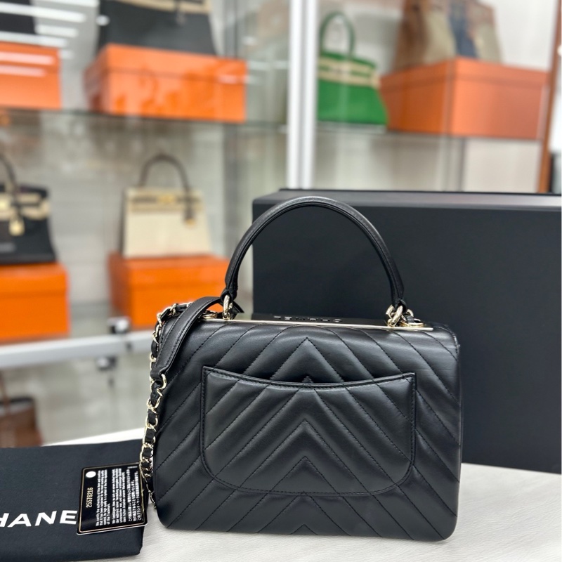 【99新】 Chanel 黑金V紋小號Trendy cc手袋-1