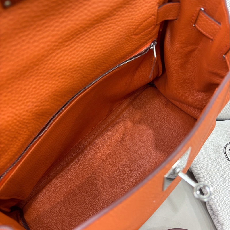 愛馬仕Hermes 愛馬仕橙銀扣Kelly28，togo皮，成色很棒98🆕以上，無明顯使用痕跡，兩個底釘膜還在，皮面非常乾爽，鎖鑰匙塵袋都在-8