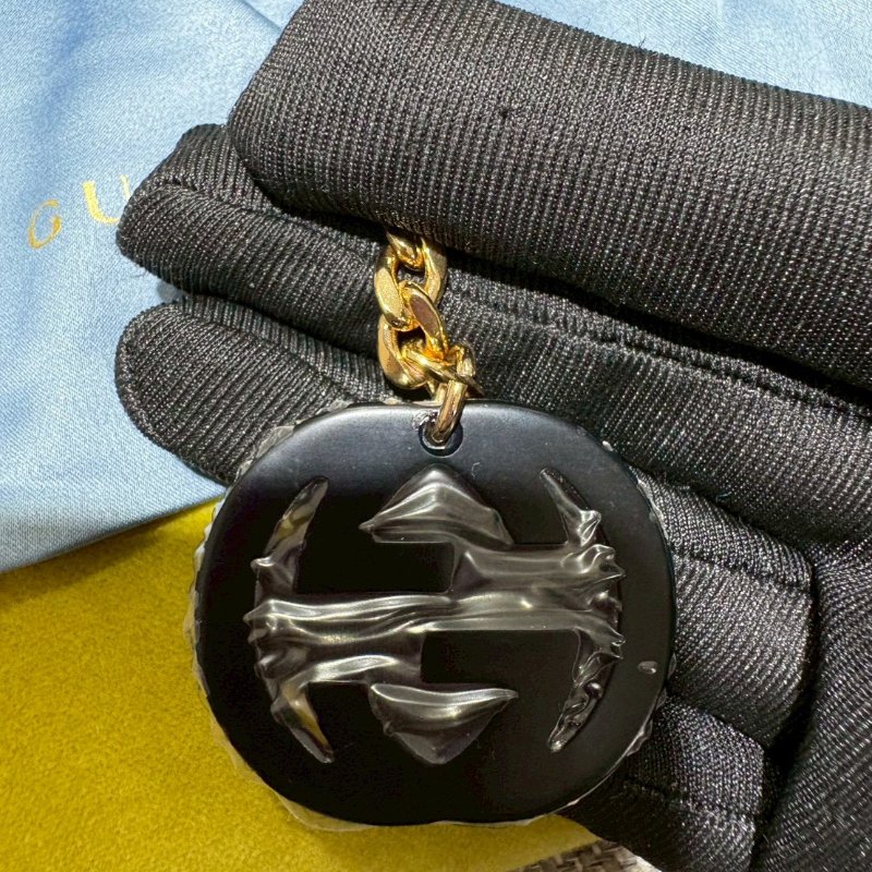 GUCCI 吊墜雙G墨鏡-3