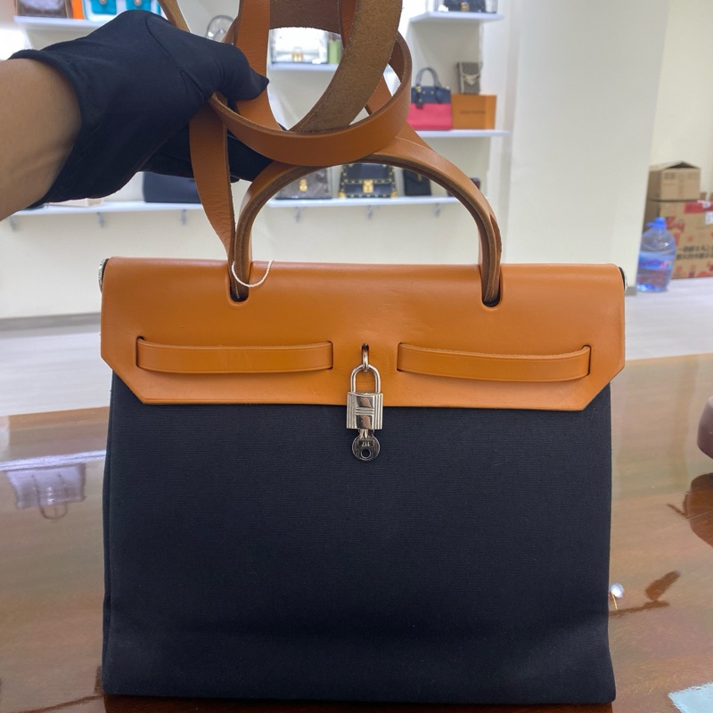 愛馬仕hermes herbag31黑白棕三色單肩包 斜挎包。-4