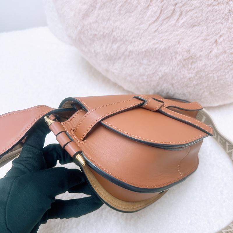 Loewe dual gate 迷你棕色馬鞍包-3