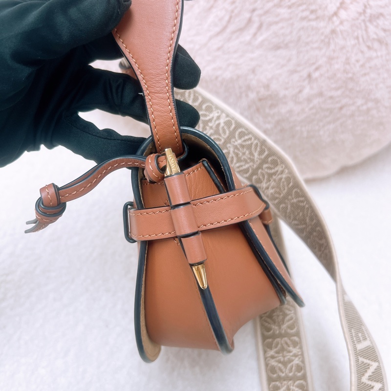 Loewe dual gate 迷你棕色馬鞍包-5