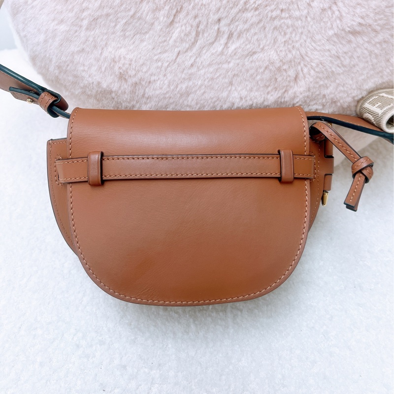 Loewe dual gate 迷你棕色馬鞍包-6