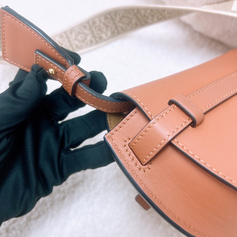 Loewe dual gate 迷你棕色馬鞍包-9