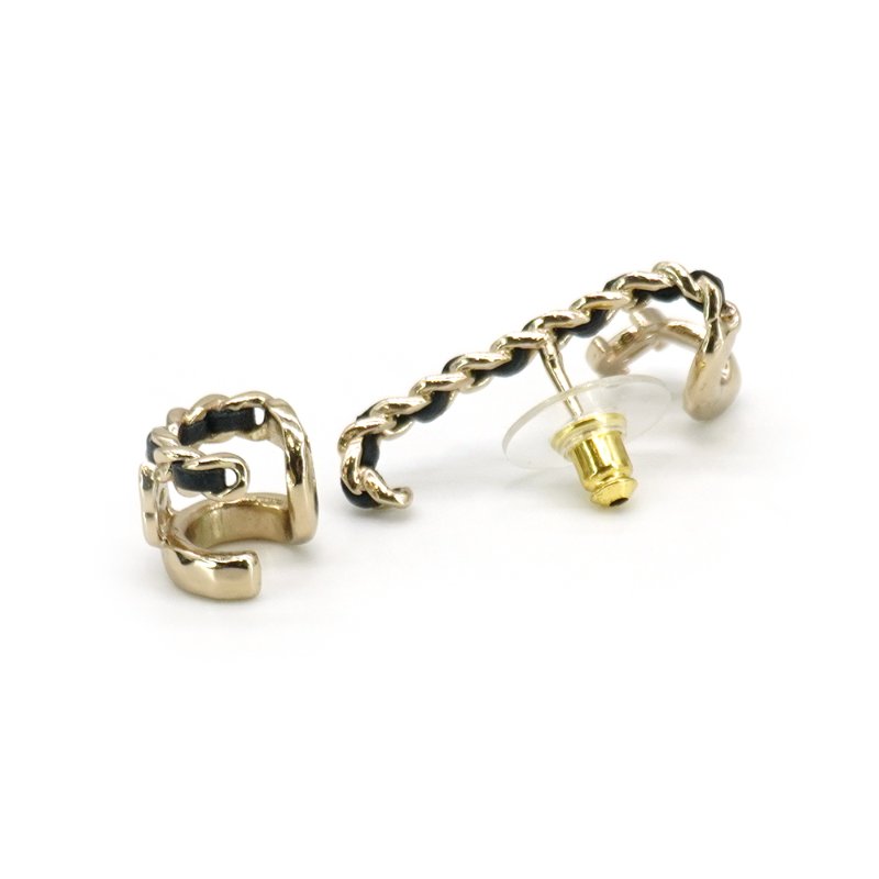 Chanel 皮穿鍊雙C耳扣/耳針(淡金)-3