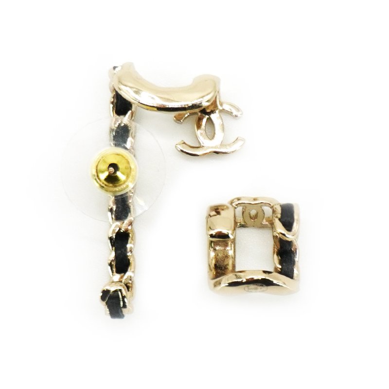 Chanel 皮穿鍊雙C耳扣/耳針(淡金)-4