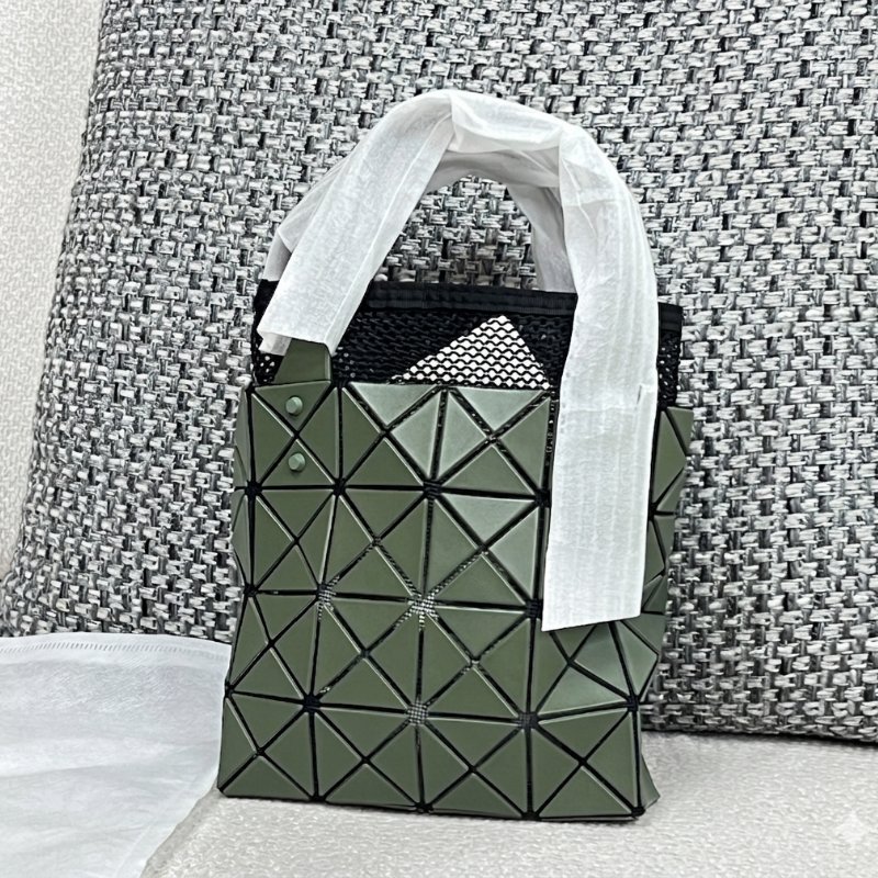 【未拆封】ISSEY MIYAKE 三宅一生 BAOBAO 軍綠色三角格4x4迷你手提包-0