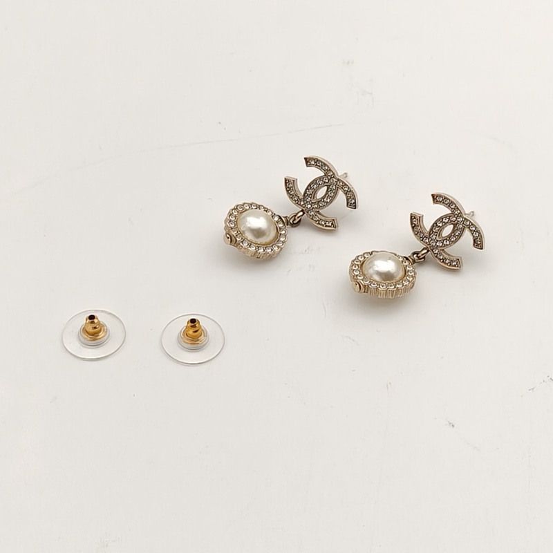 CHANEL 合金雙C帶鑽珍珠吊墜耳環-2