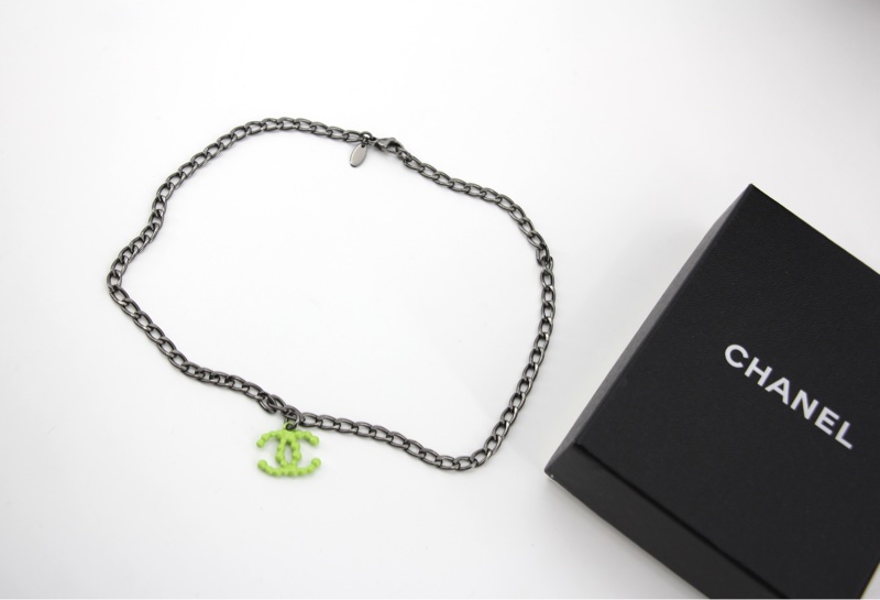 Chanel Vintage 04A樹脂螢光綠色CC灰鏈頸鏈-6
