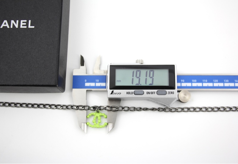 Chanel Vintage 04A樹脂螢光綠色CC灰鏈頸鏈-13