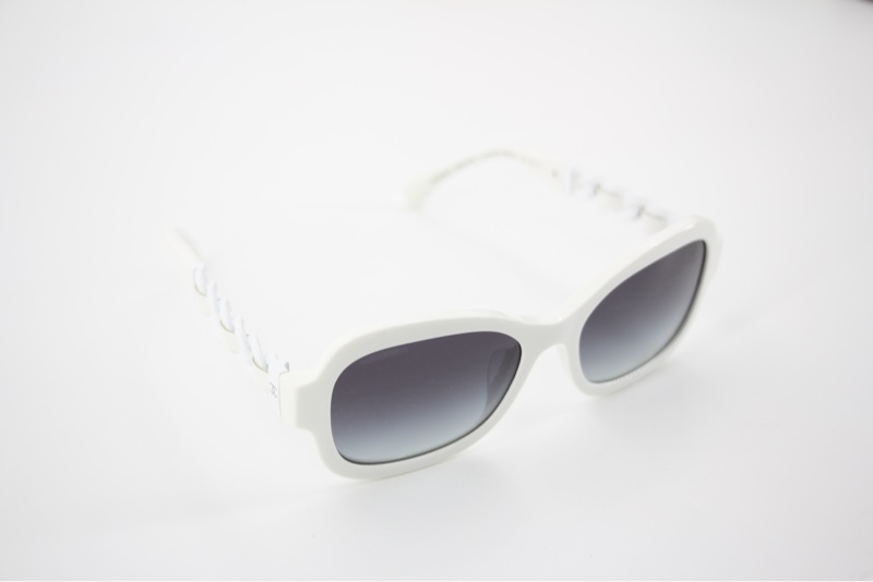 Chanel 22年樹脂白色太陽眼鏡型號5465QA 716/S6-2