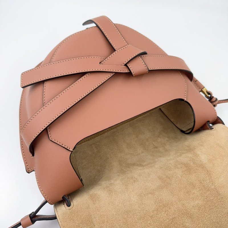 LOEWE棕色牛皮小號GATE斜背包-9