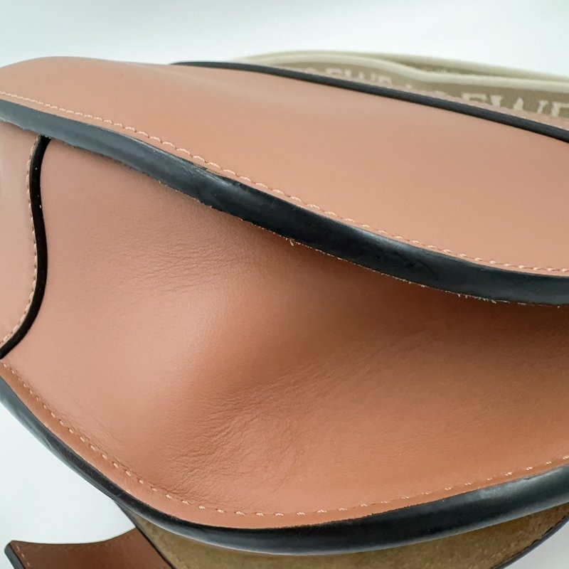 LOEWE棕色牛皮小號GATE斜背包-13