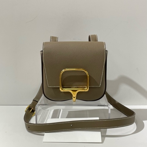 閒置Hermes愛馬仕Della18 大象灰色金扣 屁股包單肩斜挎包。