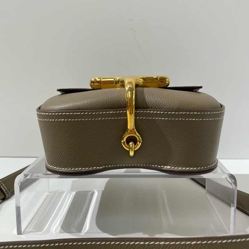 閒置Hermes愛馬仕Della18 大象灰色金扣 屁股包單肩斜挎包。-4