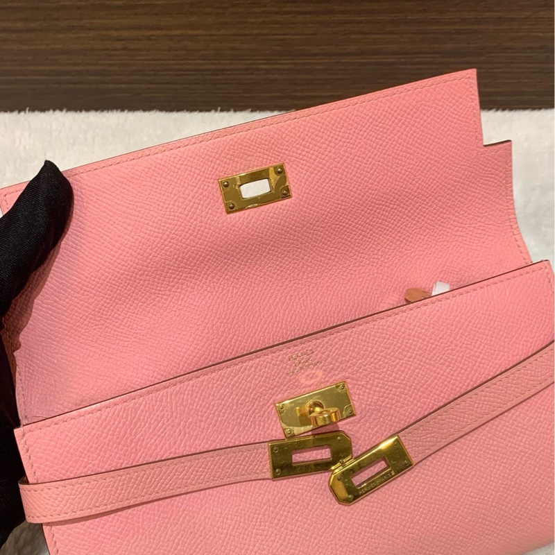 Hermes愛馬仕櫻花粉金扣Kelly長款錢包-6