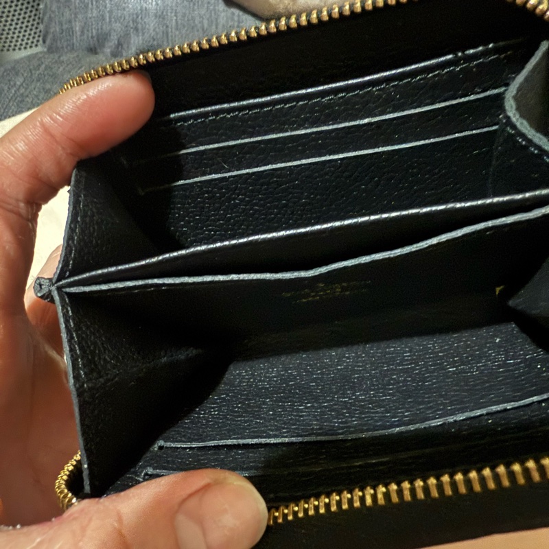 92新LV黑色壓紋全皮ㄇ拉卡包-13