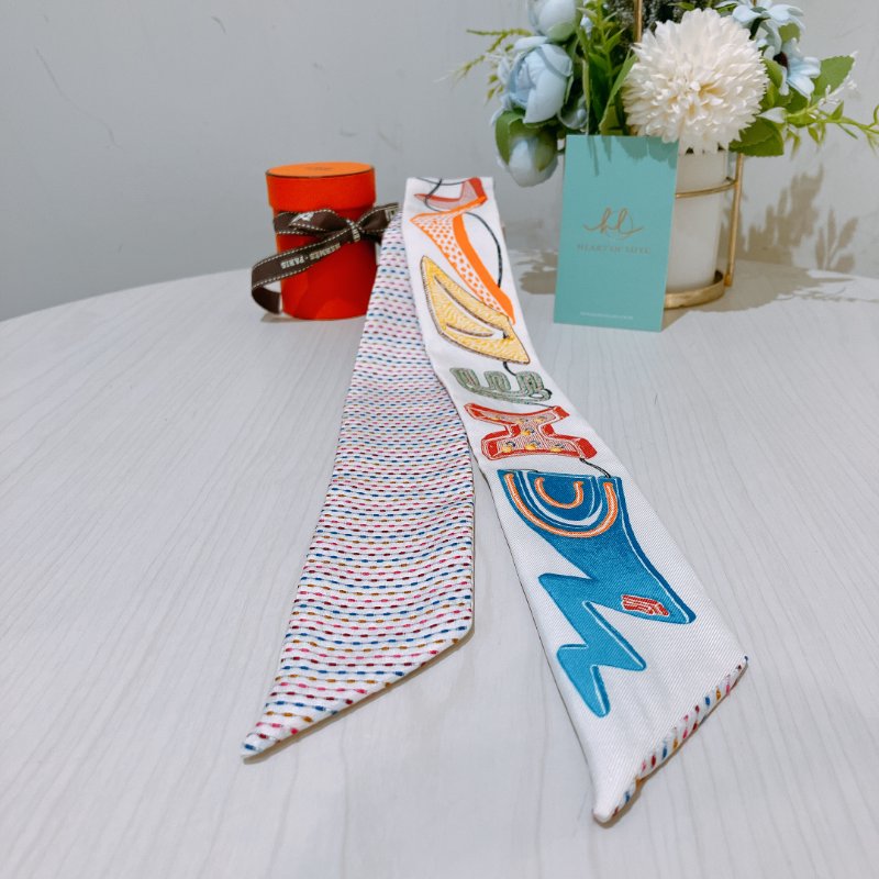 TK1992 愛馬仕 絲巾  Twilly Embroidered Chevaloscope Scarf-0