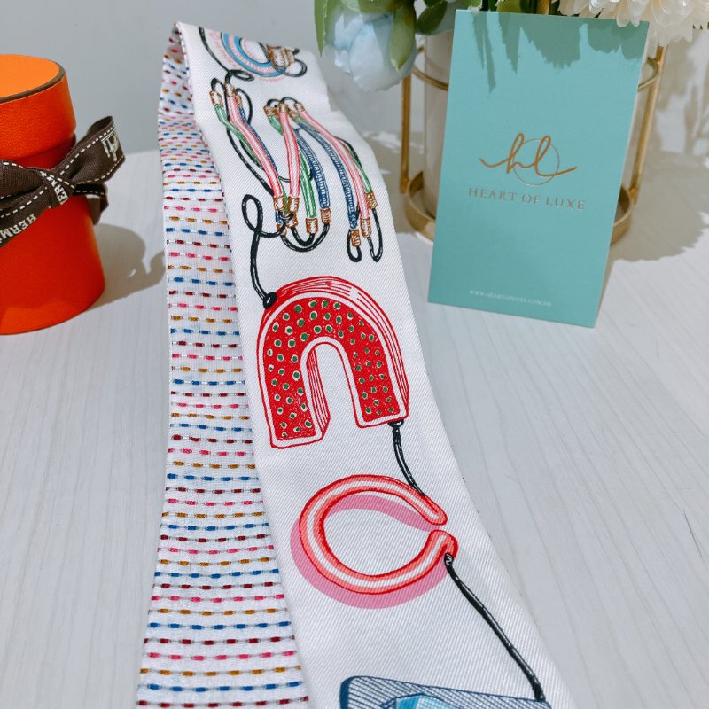 TK1992 愛馬仕 絲巾  Twilly Embroidered Chevaloscope Scarf-8