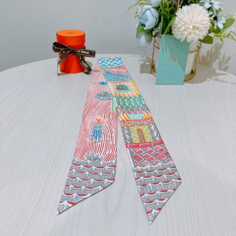 TK1993	愛馬仕 絲巾  Hermes Rose Vig Bleu Vert Amande Silk Super Quest Twilly