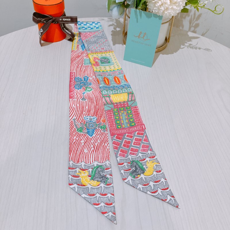 TK1993	愛馬仕 絲巾  Hermes Rose Vig Bleu Vert Amande Silk Super Quest Twilly-3