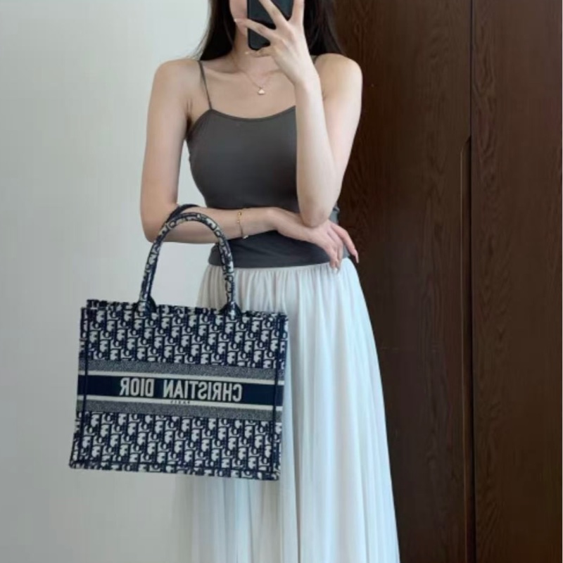 迪奧Dior Book Tote 經典 印花刺繡 尺寸 ：36.5 *28 * 17.5   裸件 好價-0