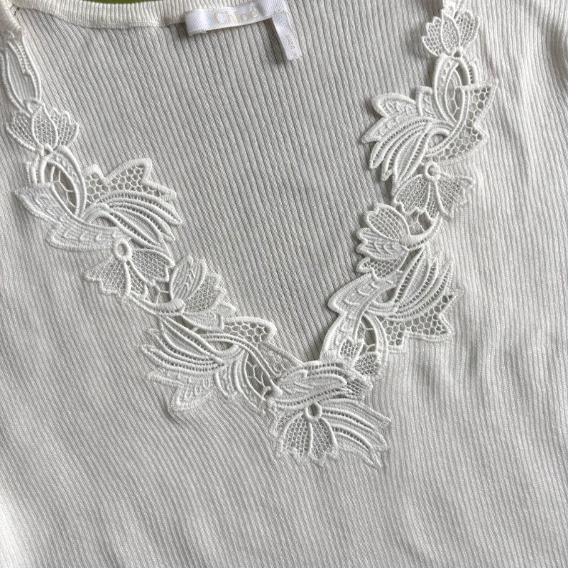 M號::Chloe:: Floral Guipure Lace V-Neck Fitted Top 白色蕾絲V領邊 合身上衣-5