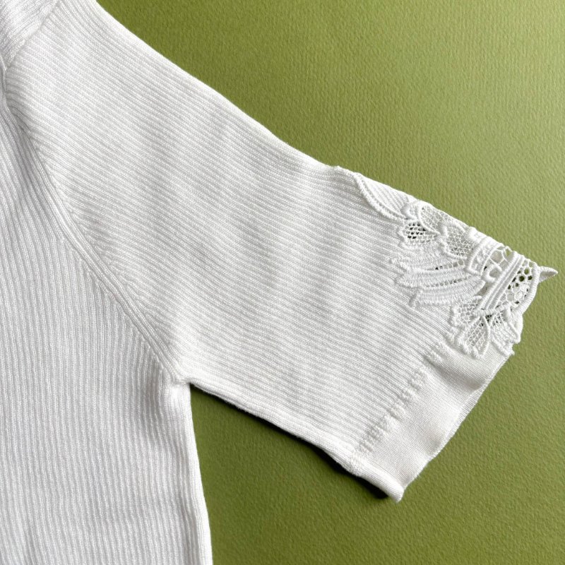 M號::Chloe:: Floral Guipure Lace V-Neck Fitted Top 白色蕾絲V領邊 合身上衣-14