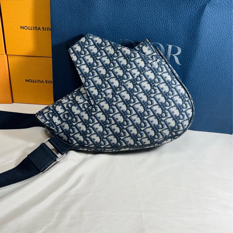 ‼️全台最甜 專櫃3折 Dior 迪奧 新款滿版老花大馬鞍包 肩背/斜背包-2