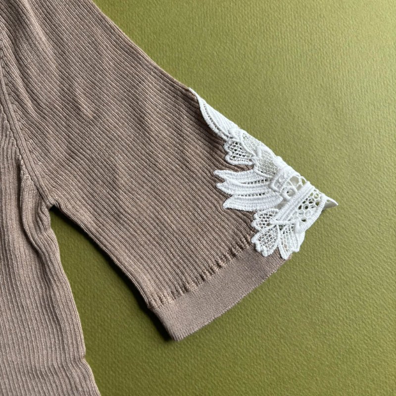 M號::Chloe:: Floral Guipure Lace V-Neck Fitted Top 墨綠色蕾絲V領邊 合身上衣-7