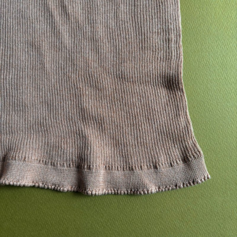 M號::Chloe:: Floral Guipure Lace V-Neck Fitted Top 墨綠色蕾絲V領邊 合身上衣-8