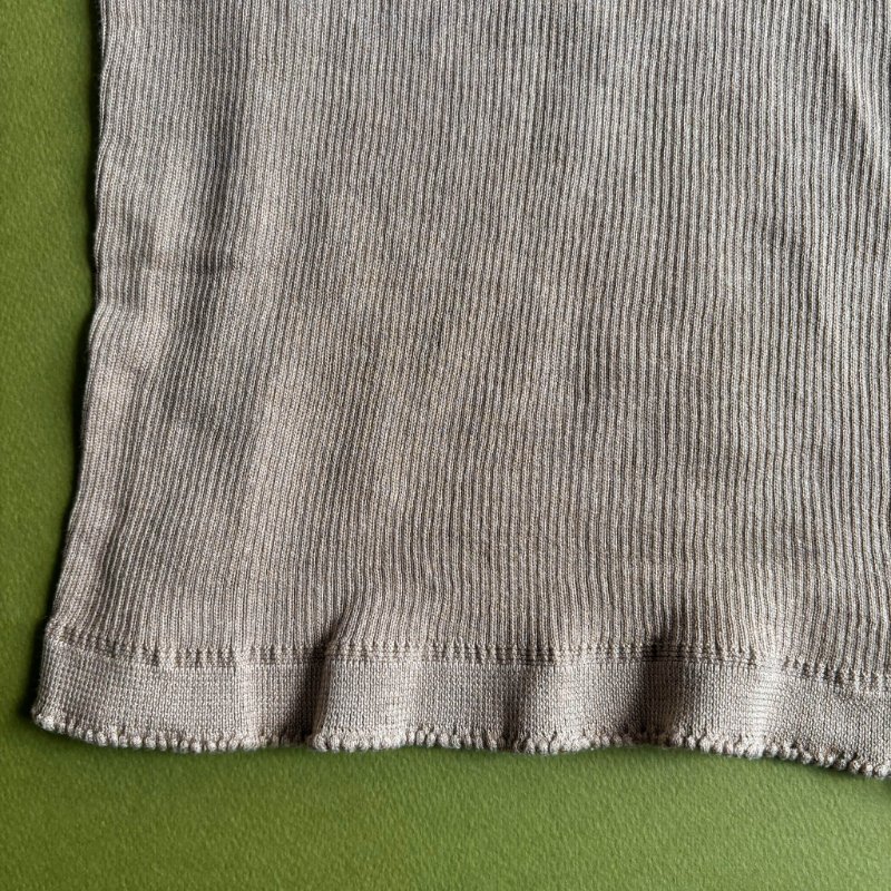 M號::Chloe:: Floral Guipure Lace V-Neck Fitted Top 墨綠色蕾絲V領邊 合身上衣-9