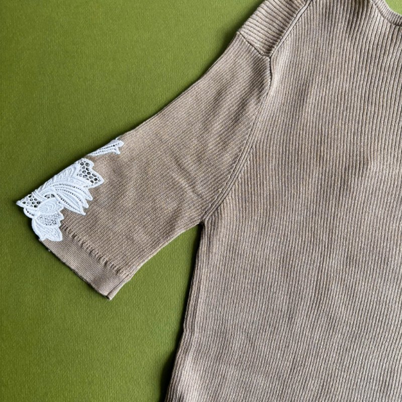 M號::Chloe:: Floral Guipure Lace V-Neck Fitted Top 墨綠色蕾絲V領邊 合身上衣-13