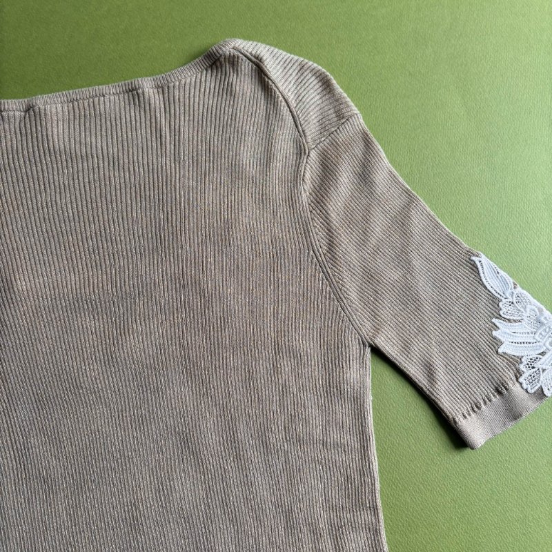 M號::Chloe:: Floral Guipure Lace V-Neck Fitted Top 墨綠色蕾絲V領邊 合身上衣-15