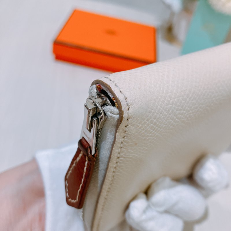 TK1991	愛馬仕 散子包 Hermes Silk In Compact Coin Case Blanc Stamp U-8