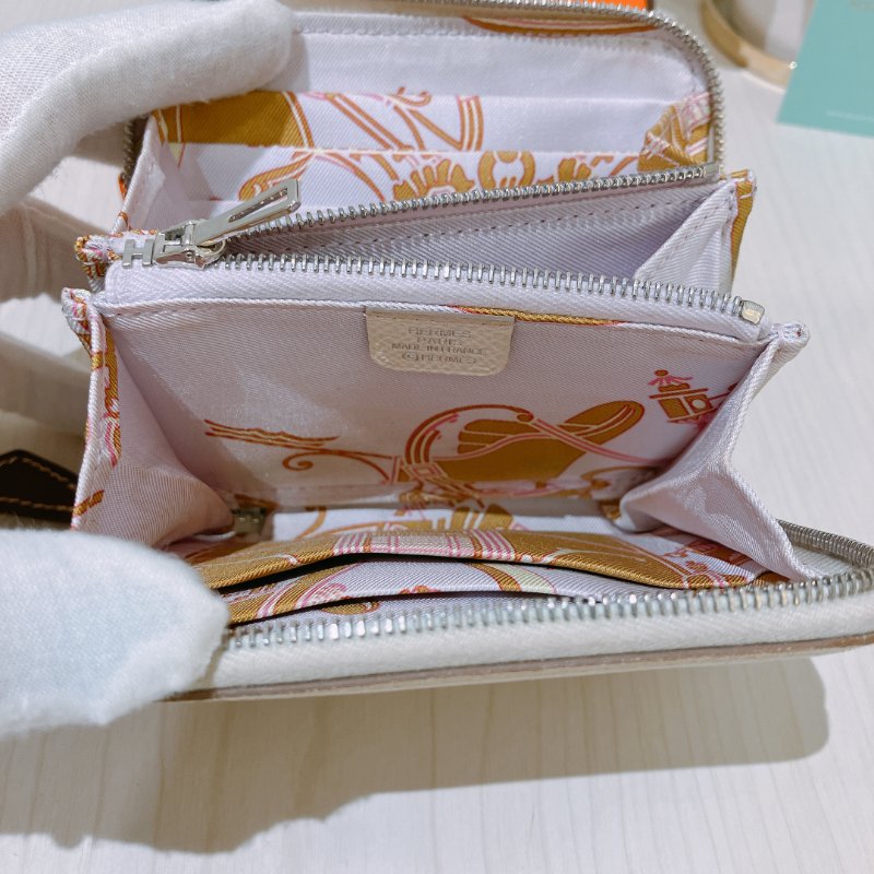 TK1991	愛馬仕 散子包 Hermes Silk In Compact Coin Case Blanc Stamp U-11