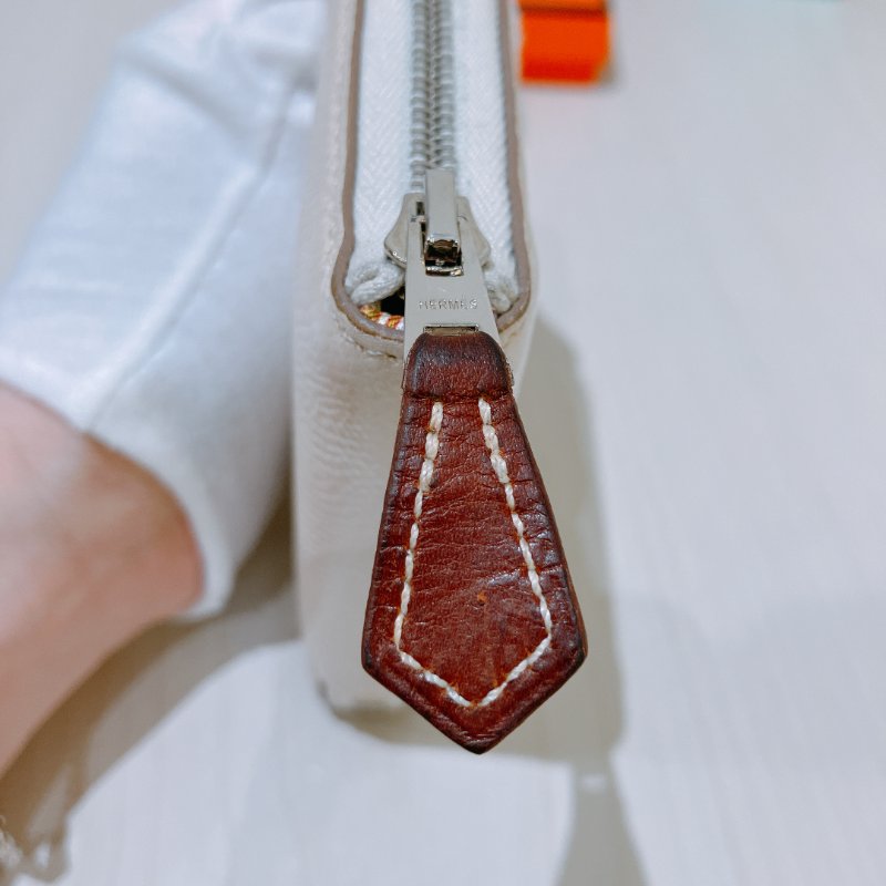 TK1991	愛馬仕 散子包 Hermes Silk In Compact Coin Case Blanc Stamp U-15