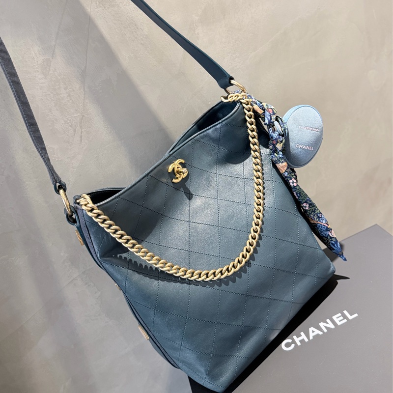 CHANEL hobo 嬉皮徽章包🪅水桶包-8