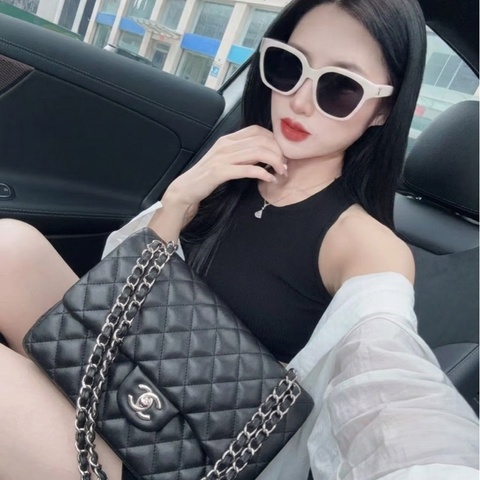 Chanel 香奈兒 黑銀羊皮 CF jumbo 18開有卡 好成色 包型好 尺寸30*20