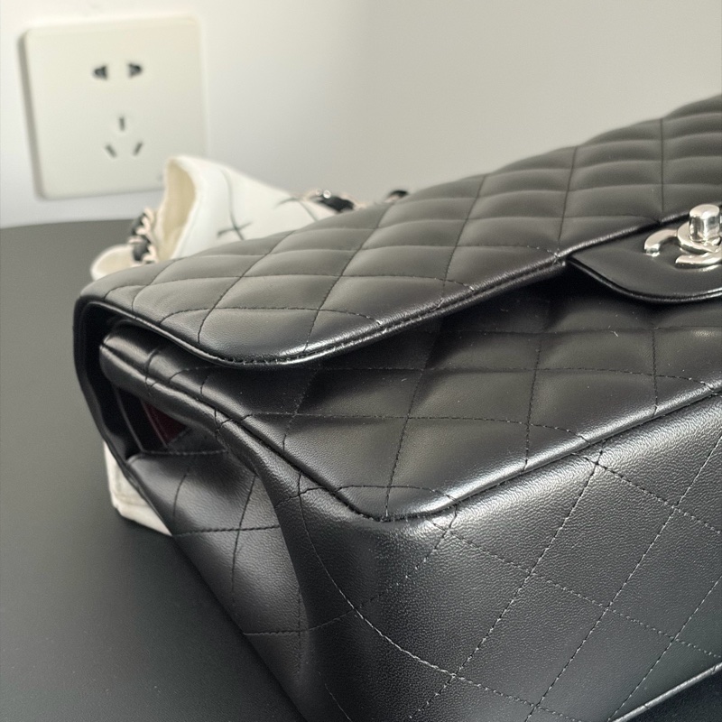 Chanel 香奈兒 黑銀羊皮 CF jumbo 18開有卡 好成色 包型好 尺寸30*20-12